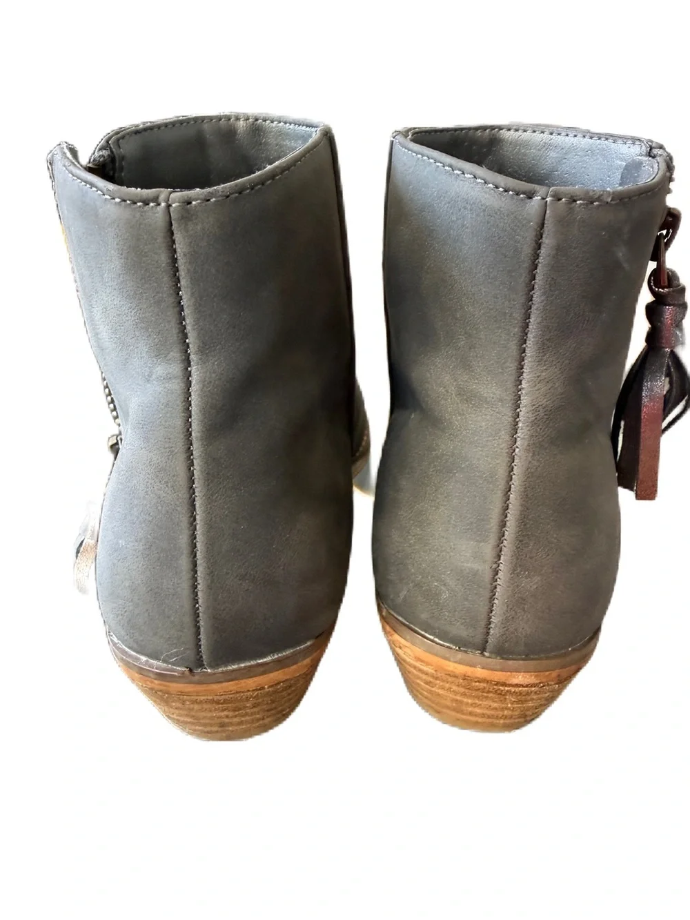 Tucker and Tate Girls Gray Suede Zip Up Booties. Size 1.5